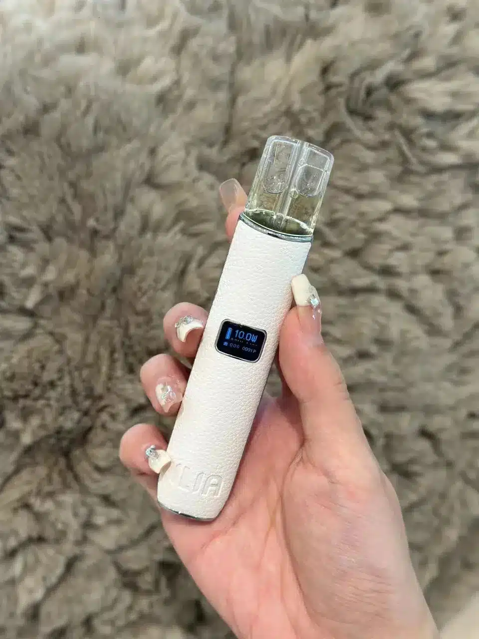 illa哩啞一代皮革主機-慕雪白